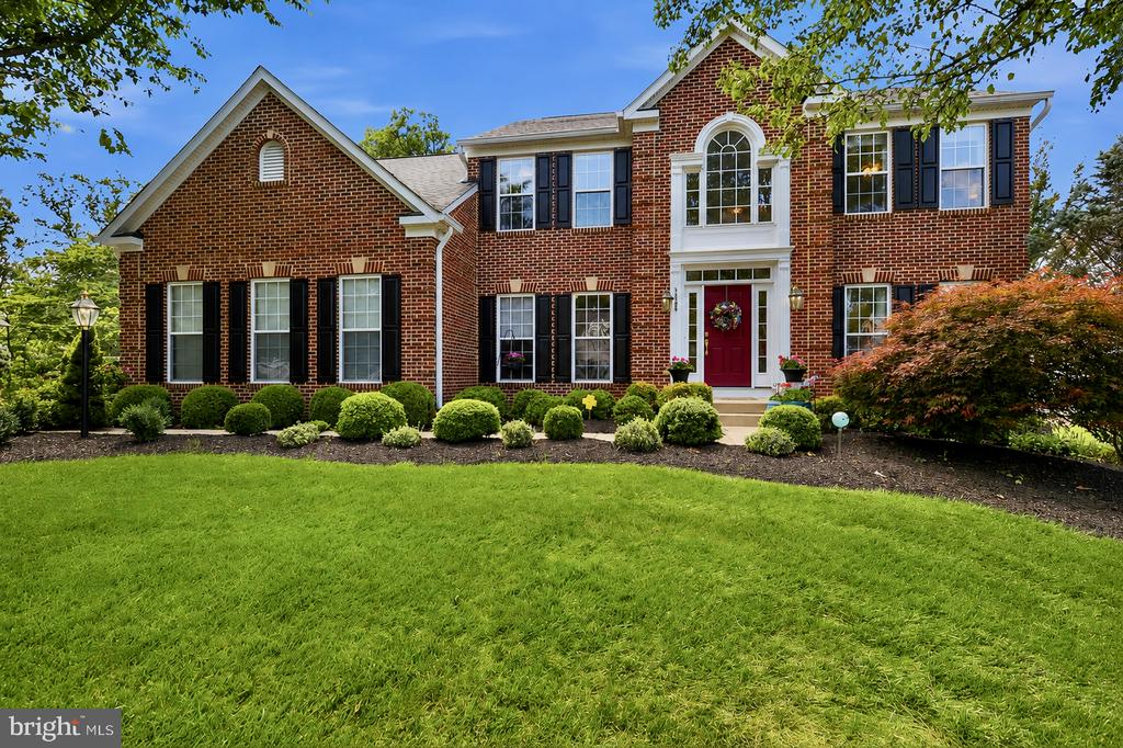 5484 HEREDITY LANE