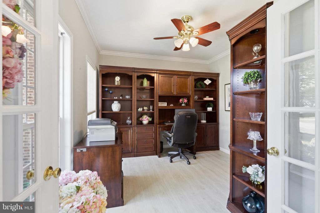5484 HEREDITY LANE