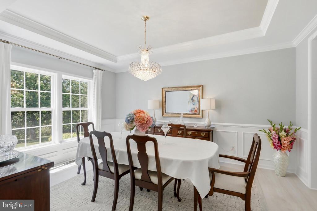 5484 HEREDITY LANE