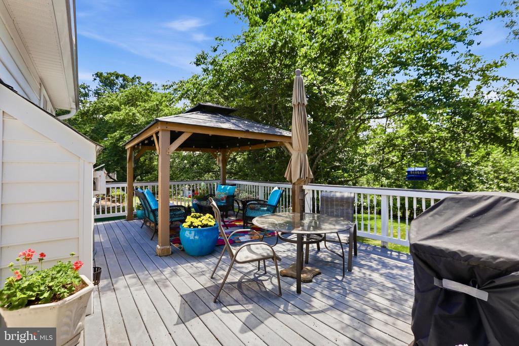 5484 HEREDITY LANE
