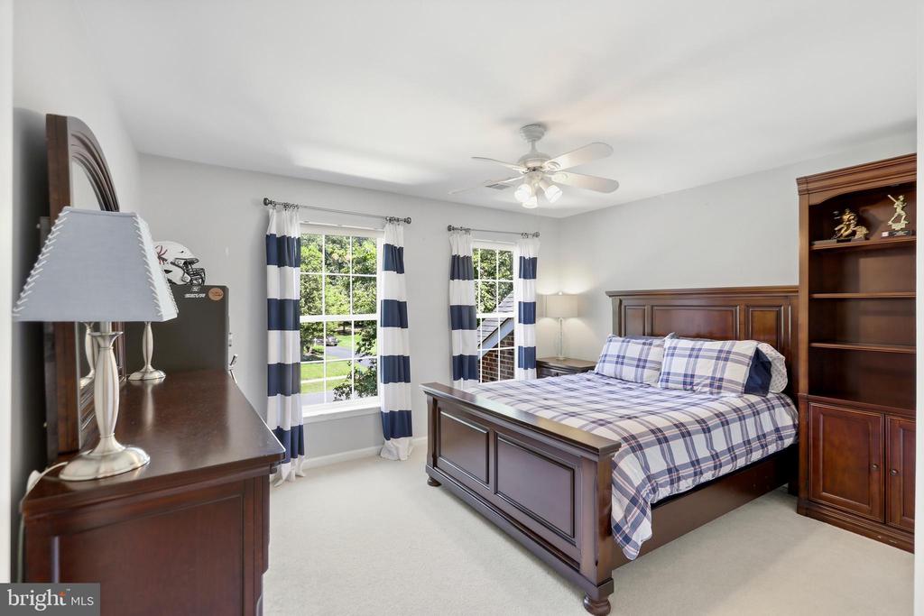 5484 HEREDITY LANE