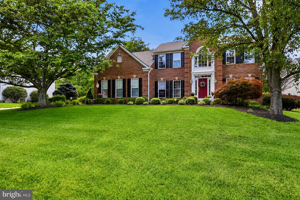 5484 HEREDITY LANE