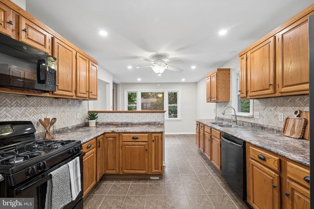 16011 PRESTWICK COURT