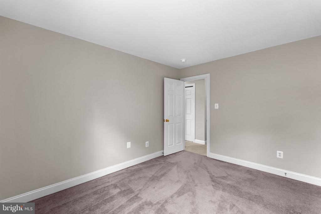 13870 SHELTER MANOR DRIVE