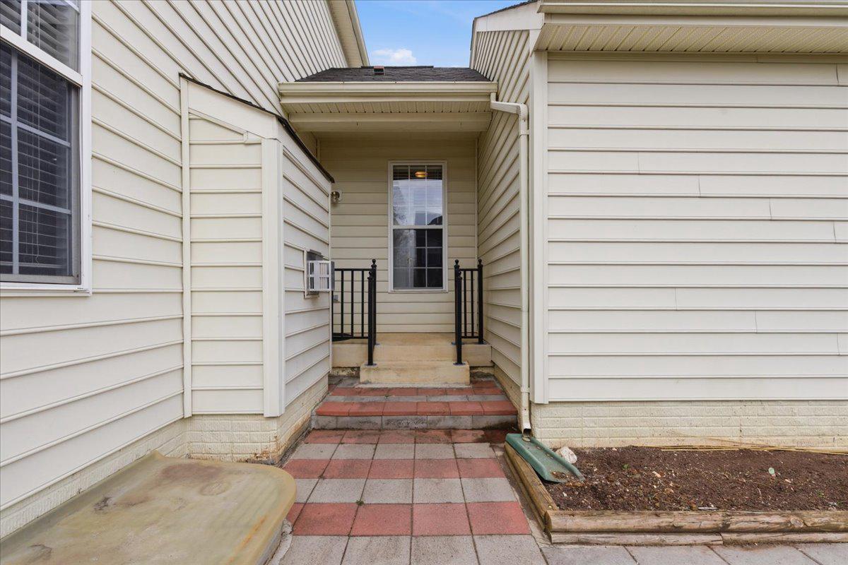 17037 LOFTRIDGE LANE