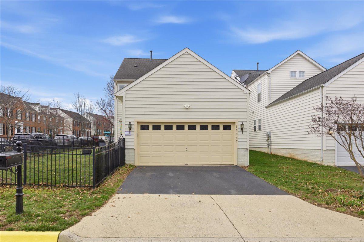 17037 LOFTRIDGE LANE