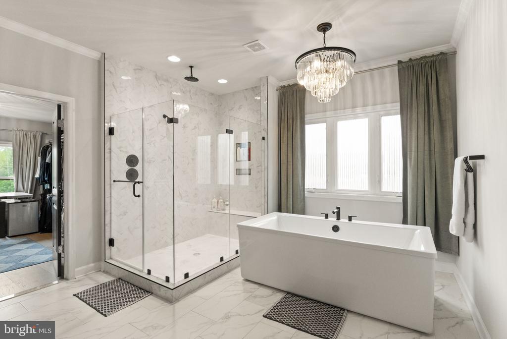 5606 BEACHVIEW CREEK DRIVE