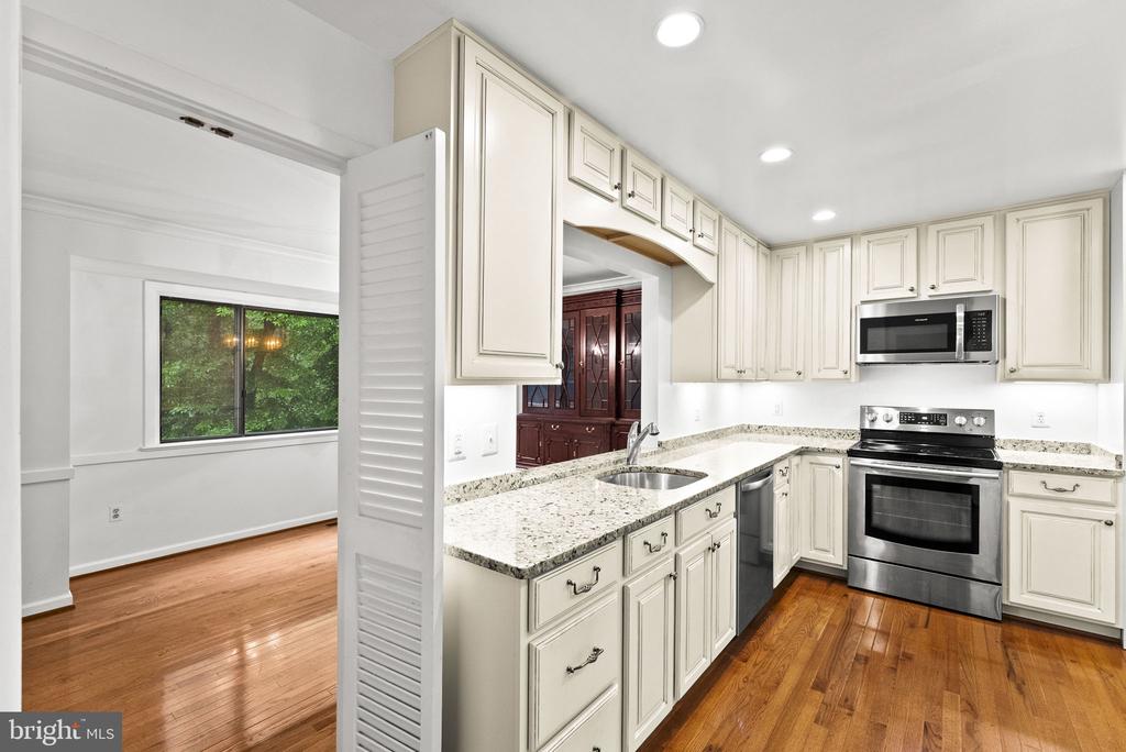 2597 TREE HOUSE DRIVE