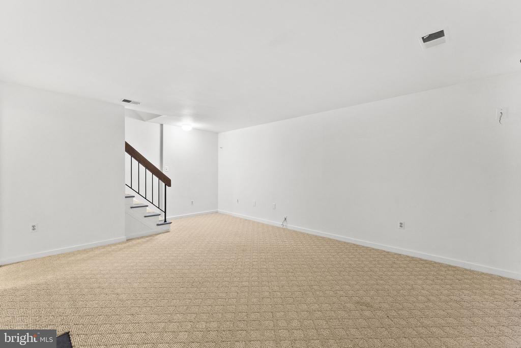 2597 TREE HOUSE DRIVE