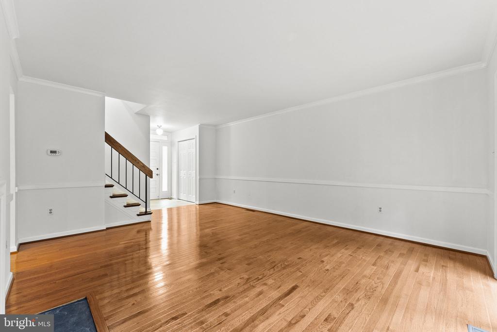 2597 TREE HOUSE DRIVE