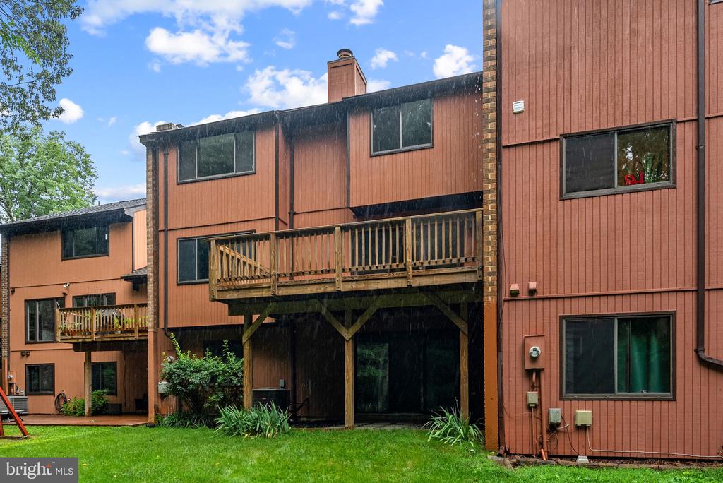 2597 TREE HOUSE DRIVE