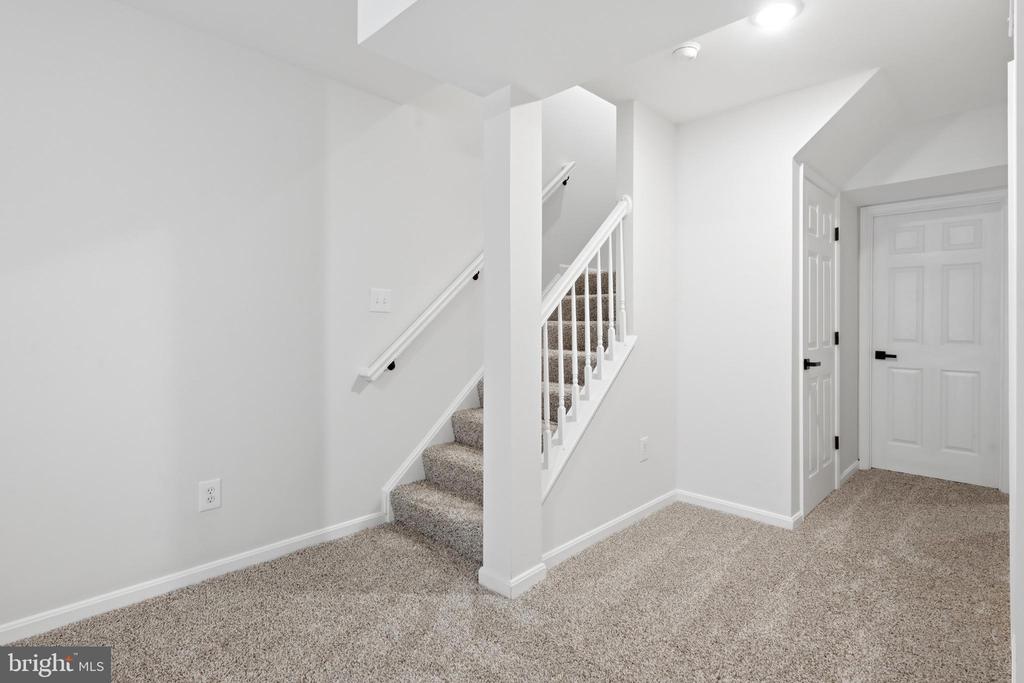 8972 BENCHMARK LANE