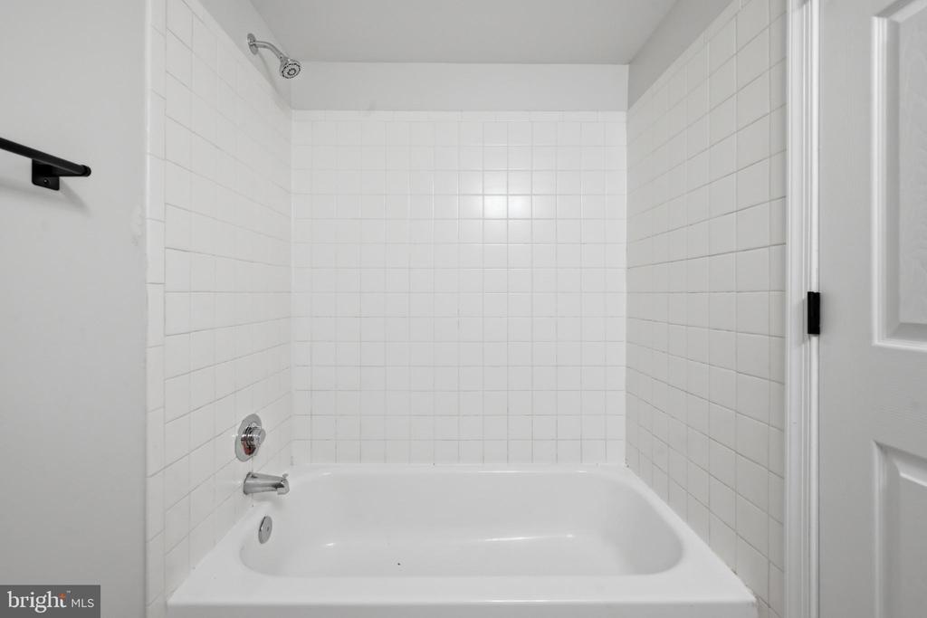 8972 BENCHMARK LANE