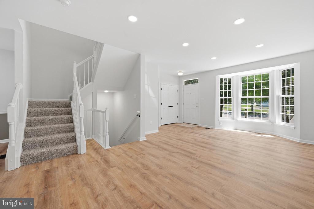 8972 BENCHMARK LANE