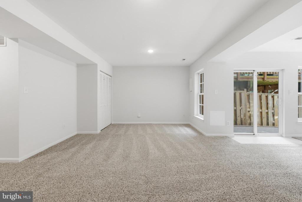 8972 BENCHMARK LANE