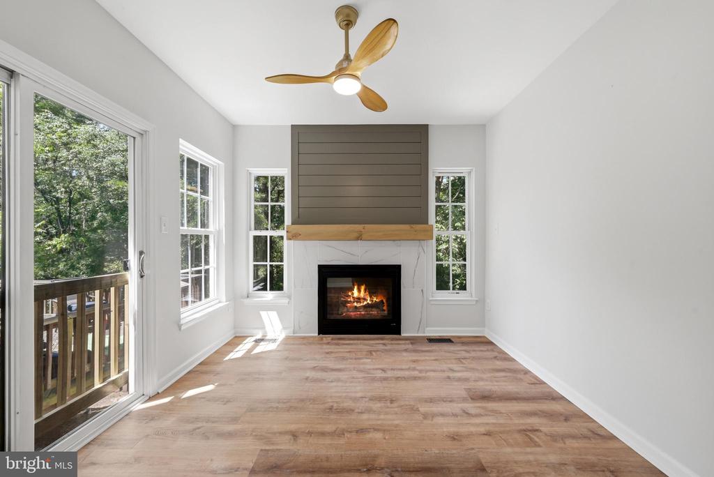 8972 BENCHMARK LANE
