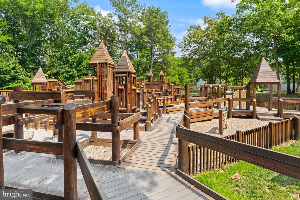 11824 CRITTON CIRCLE