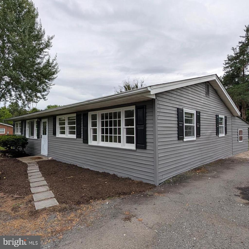 8614 LINTON HALL ROAD