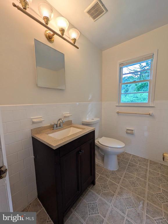 8614 LINTON HALL ROAD