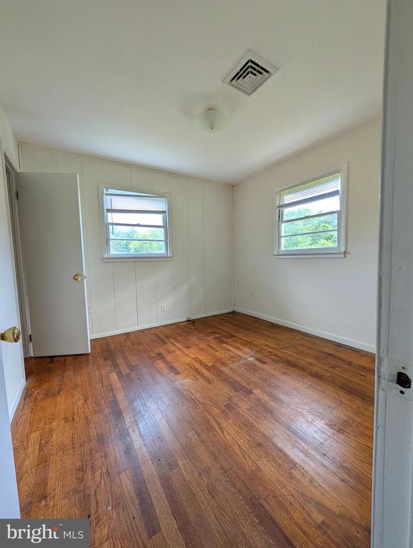 8614 LINTON HALL ROAD