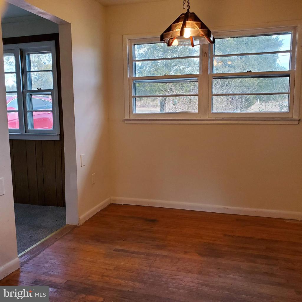 8614 LINTON HALL ROAD