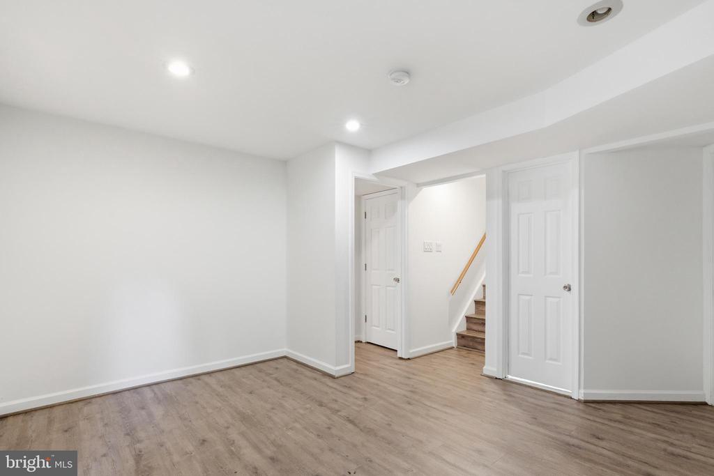 13857 REDFORD LANE