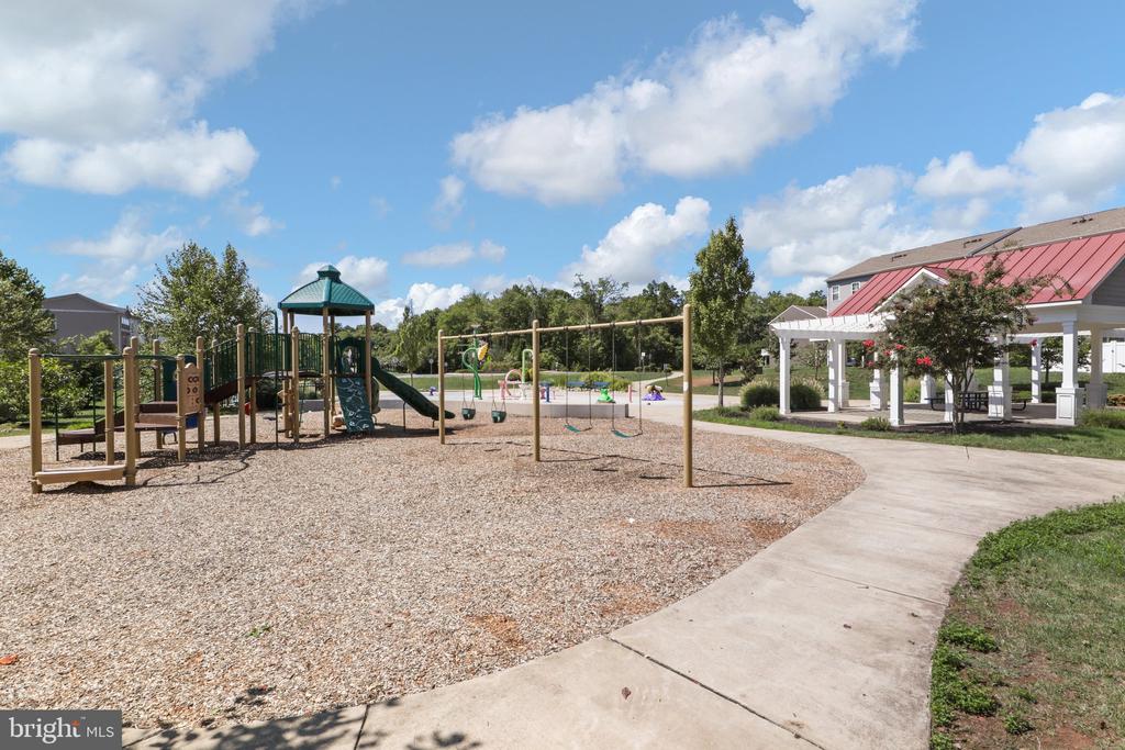 10739 HINTON WAY