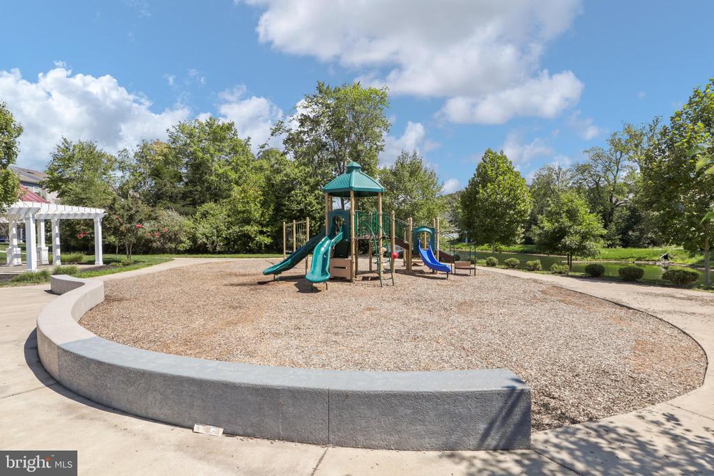 10739 HINTON WAY