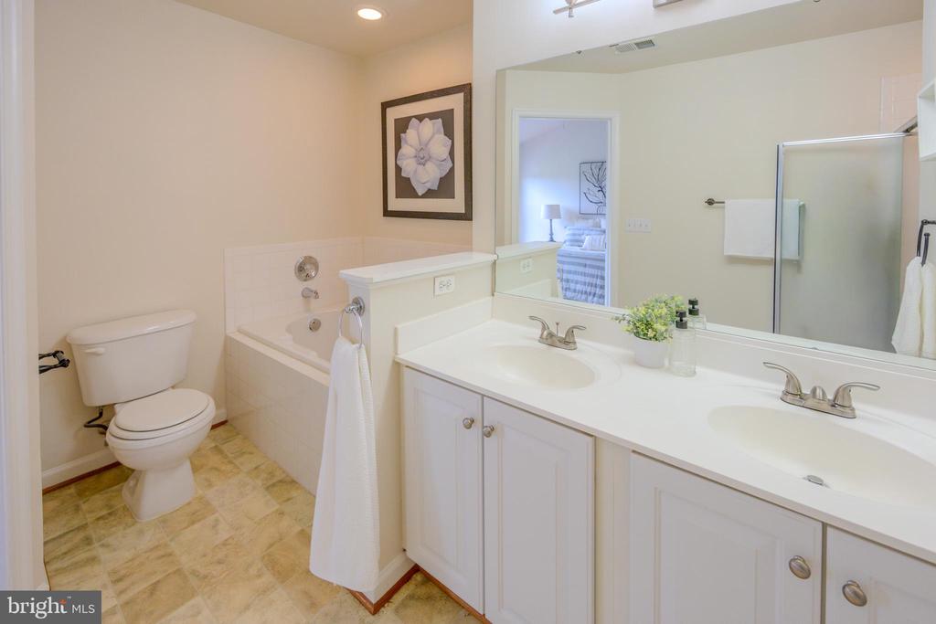15090 DANEHURST CIRCLE