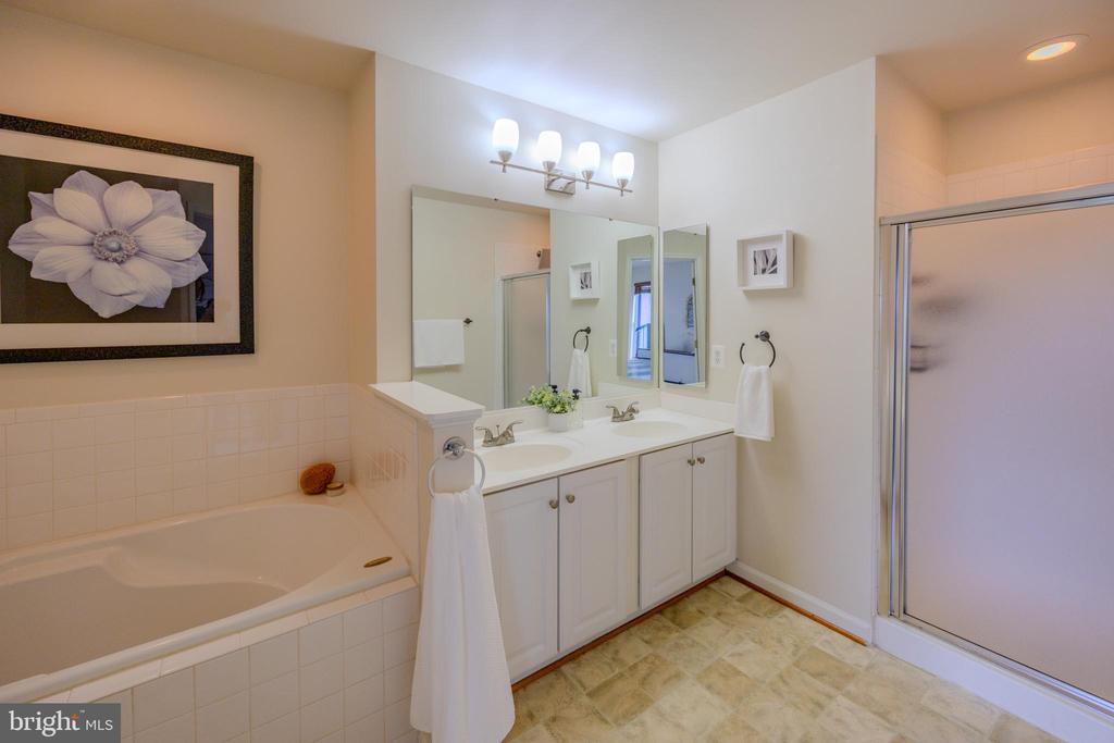 15090 DANEHURST CIRCLE