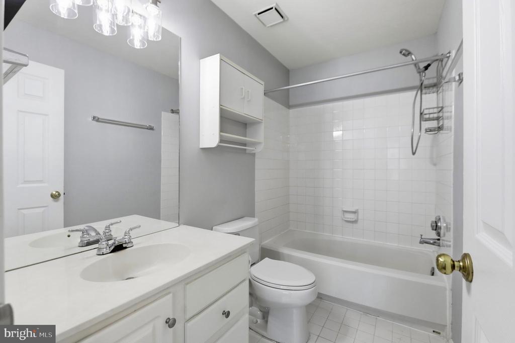 3842 CLORE PLACE Unit: 3842