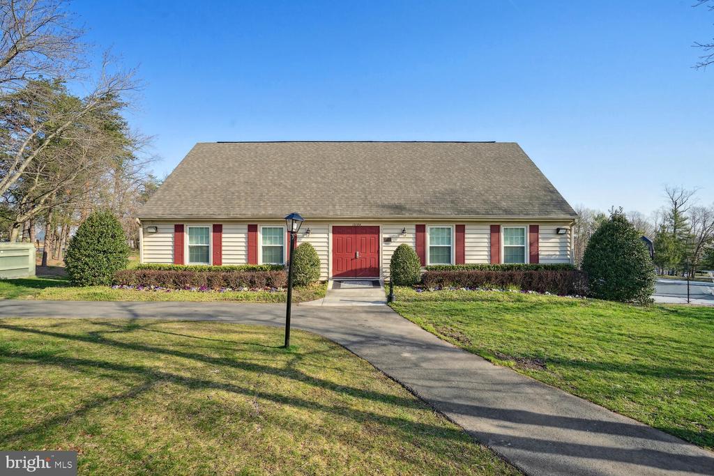 3842 CLORE PLACE Unit: 3842