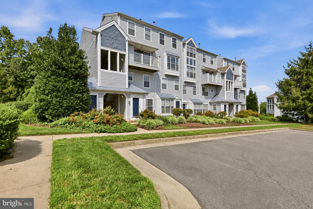 3842 CLORE PLACE Unit: 3842