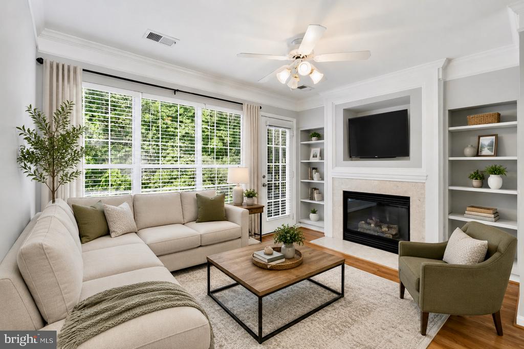 3842 CLORE PLACE Unit: 3842