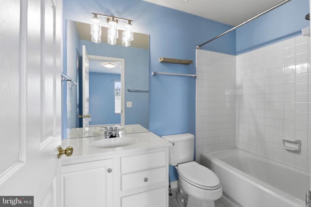 3842 CLORE PLACE Unit: 3842