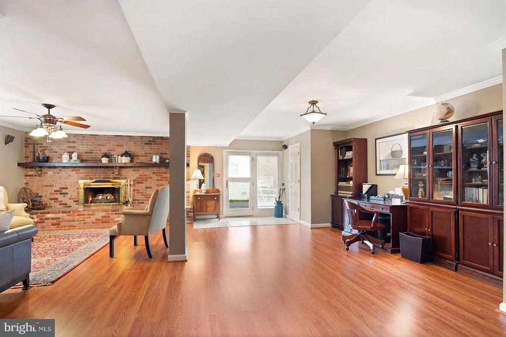 2521 YOUNGS DRIVE