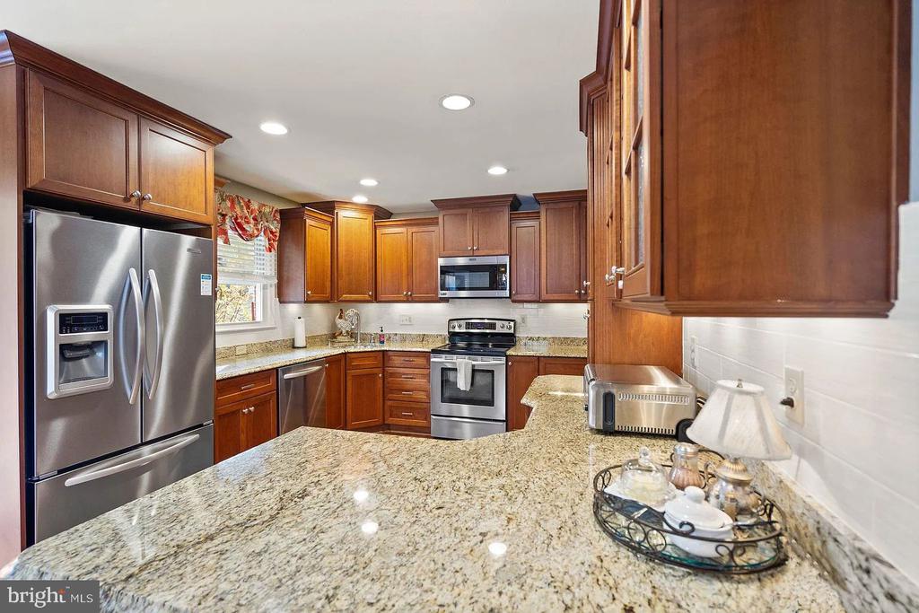2521 YOUNGS DRIVE