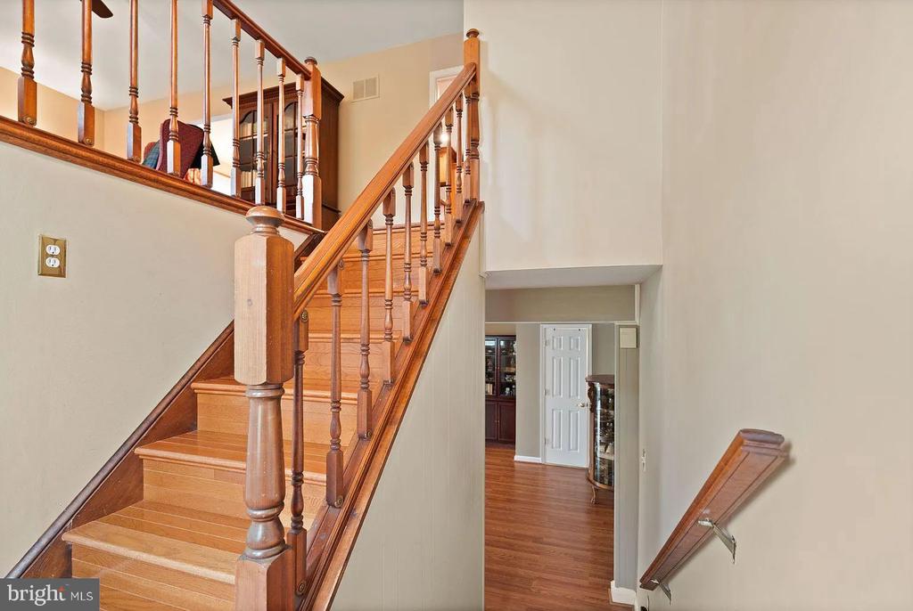 2521 YOUNGS DRIVE