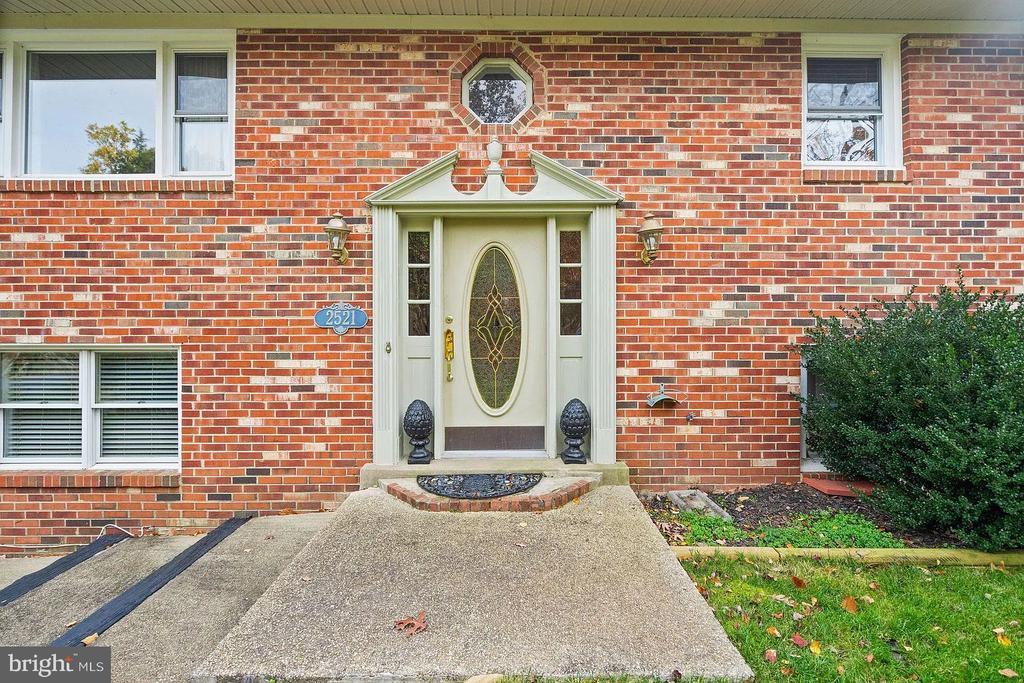 2521 YOUNGS DRIVE