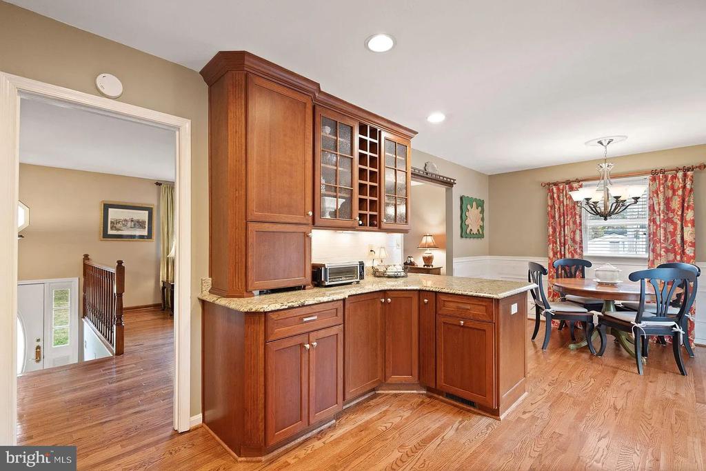 2521 YOUNGS DRIVE