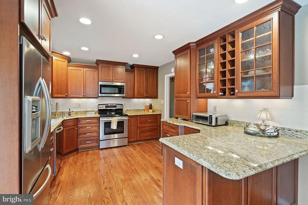 2521 YOUNGS DRIVE