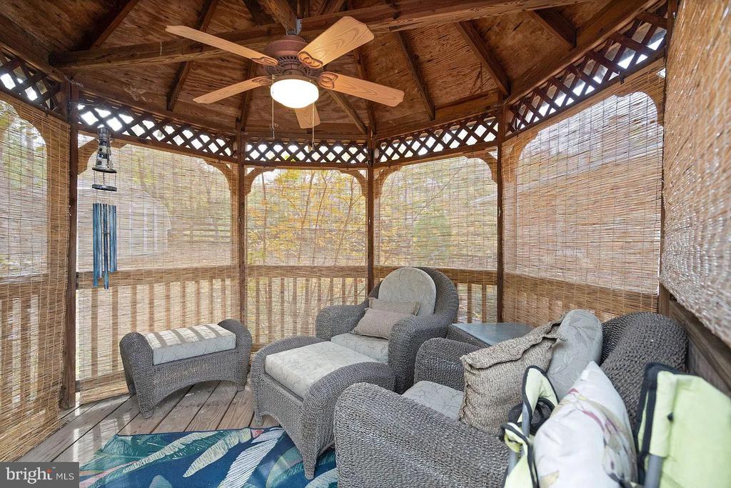 2521 YOUNGS DRIVE
