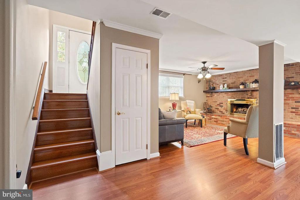 2521 YOUNGS DRIVE