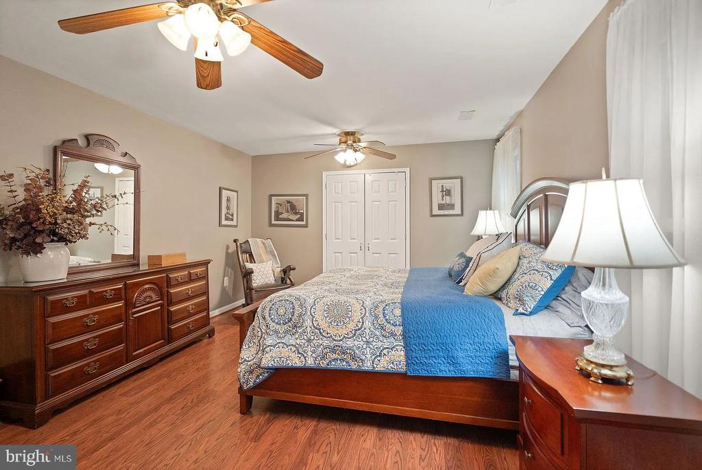 2521 YOUNGS DRIVE