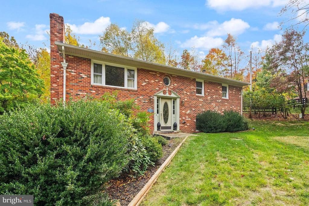2521 YOUNGS DRIVE