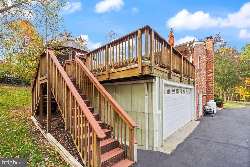 2521 YOUNGS DRIVE