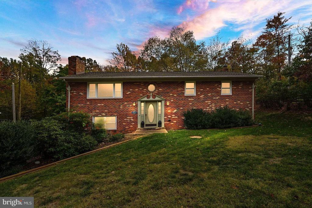 2521 YOUNGS DRIVE