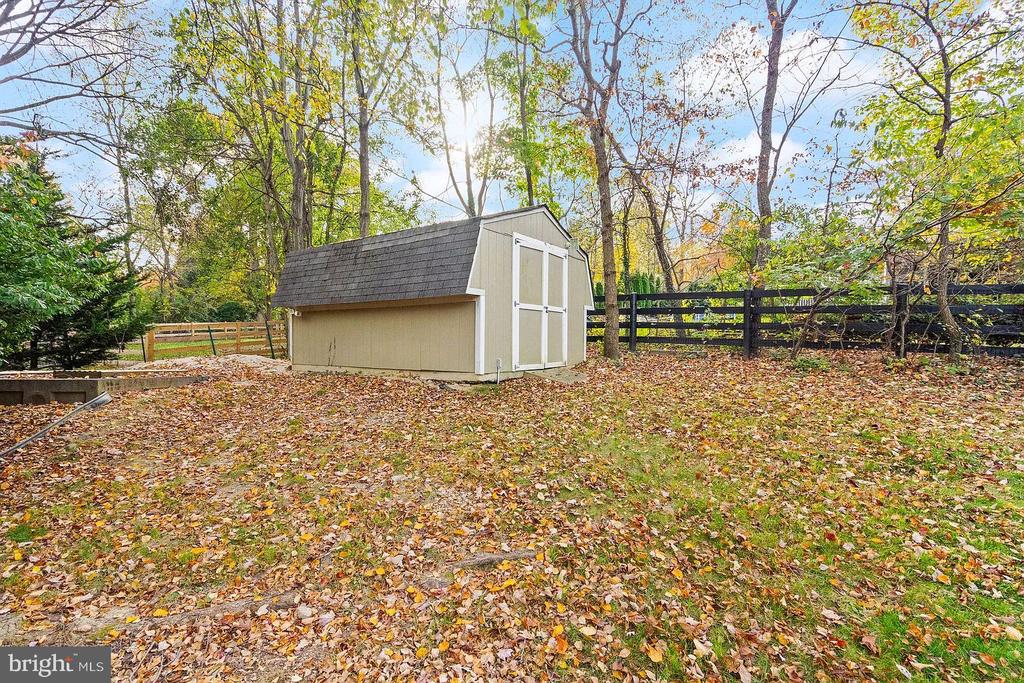 2521 YOUNGS DRIVE