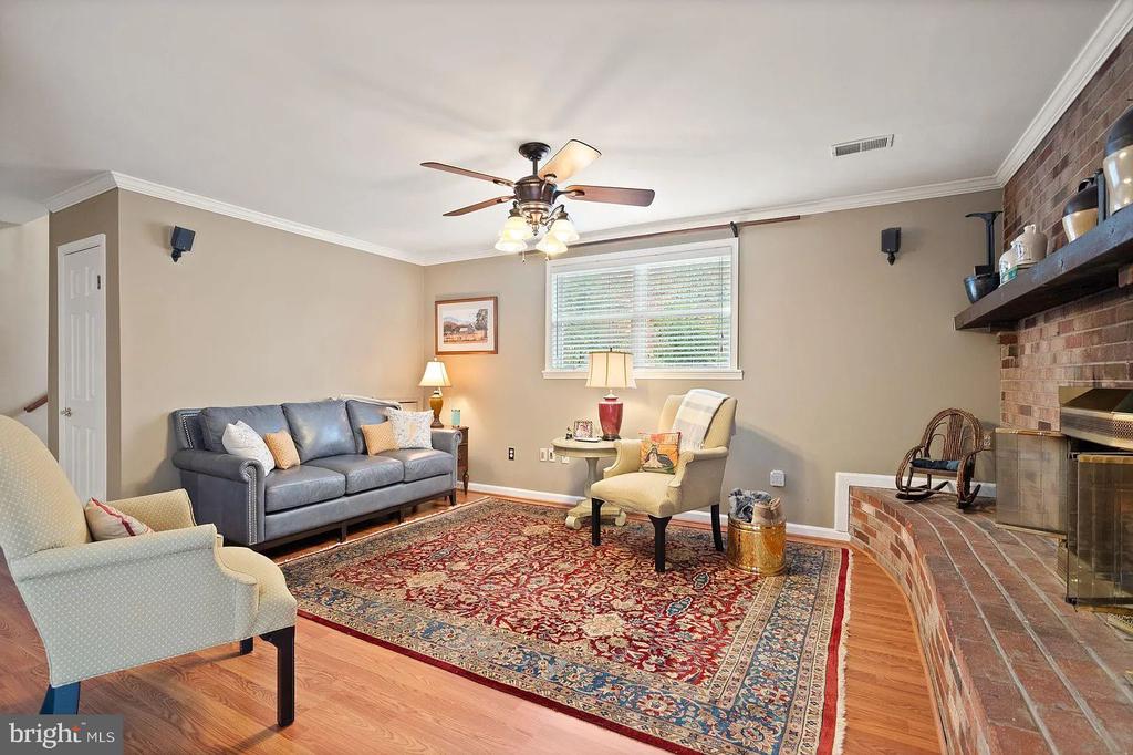 2521 YOUNGS DRIVE
