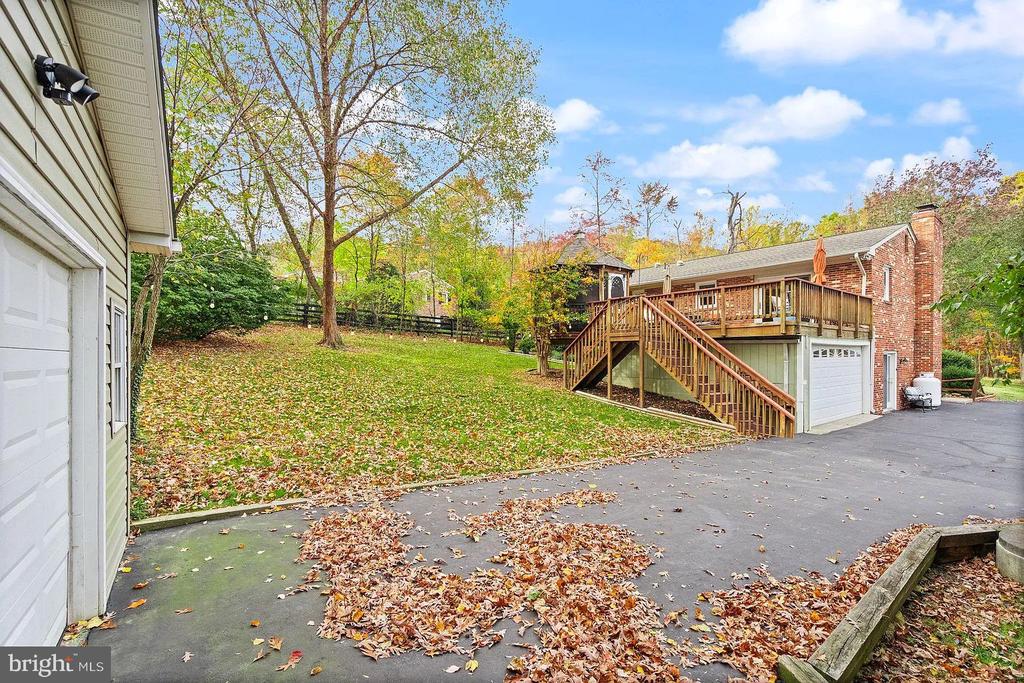 2521 YOUNGS DRIVE